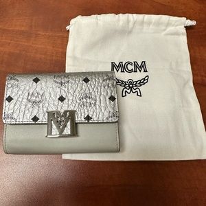 MCM wallet, super cute, brand new.